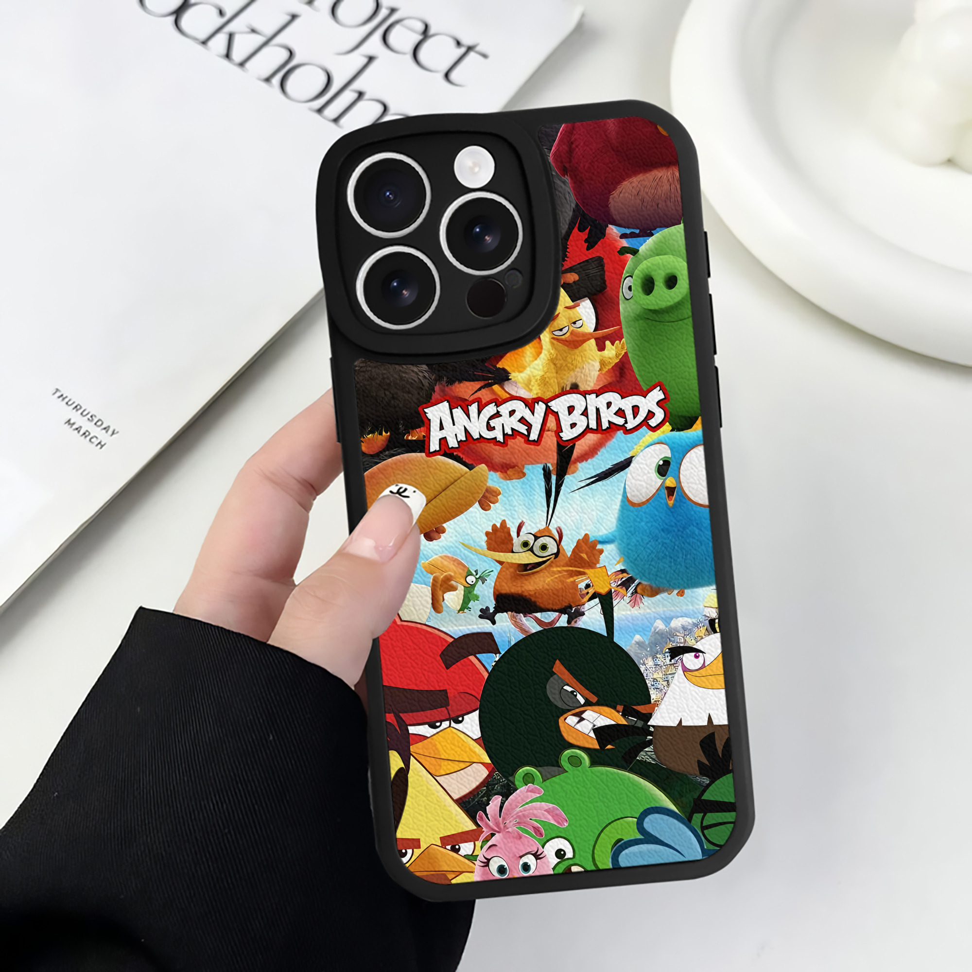 （画像用） Angry Birds アングリーバード 【iPhone 16シリーズ対応】シリコンスマホケース（レザー調） 材質：シリコン